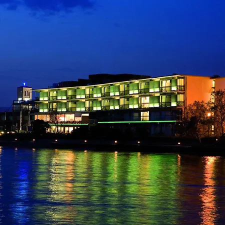 森雅沃洛斯多莫特酒店 酒店 沃洛斯